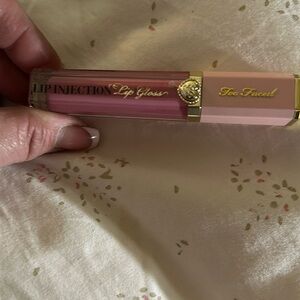 Too Faced lip injection lip gloss